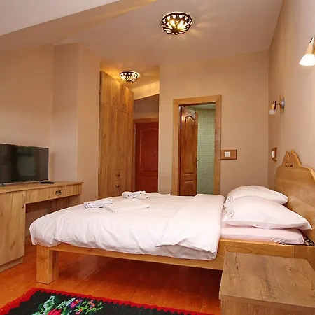 农家乐 Zlatiborski Pastuv 兹拉蒂博尔